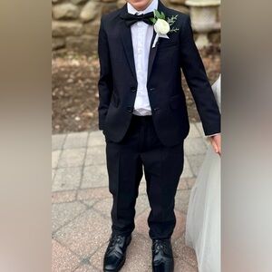 Boys black suit size 6